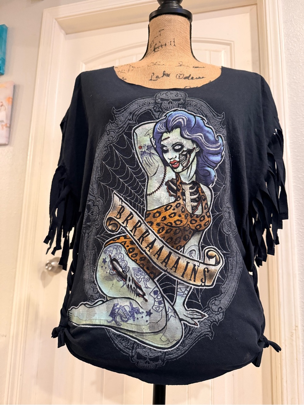 Upcycled Zombie Pinup Fringe Tee â Large